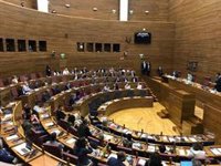 La oposición critica la "situación vergonzante" y el "espectáculo bochornoso" sobre el presupuesto de Oltra