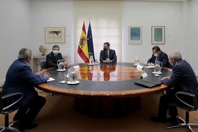 Sánchez analiza con el sector agrario las oportunidades de la nueva PAC para el campo español