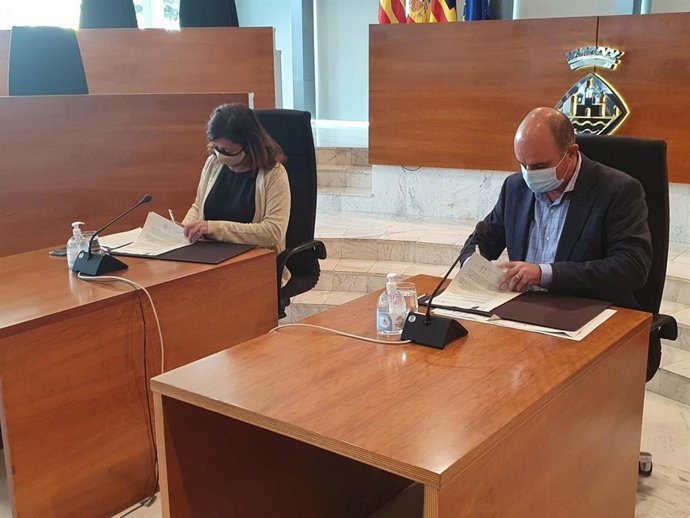 La presidenta del Govern, Francina Armengol, y el presidente del Consell de Ibiza, Vicent Marí