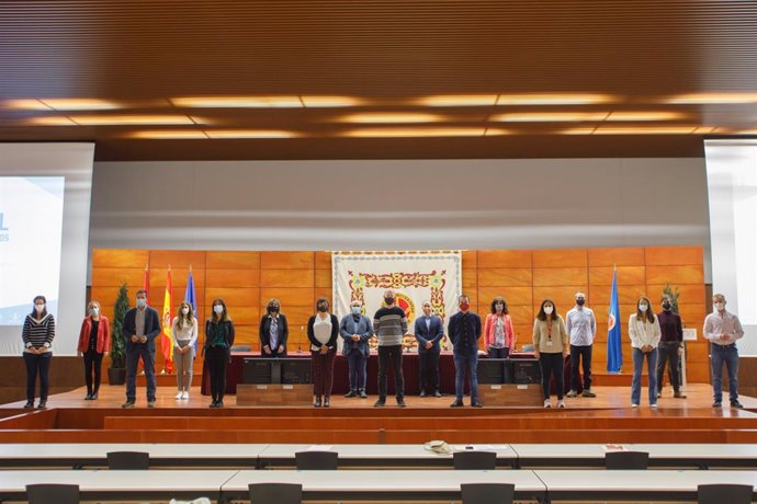 Miembros del jurado y participantes en la fase semifinal del certamen celebrada en la UPNA.