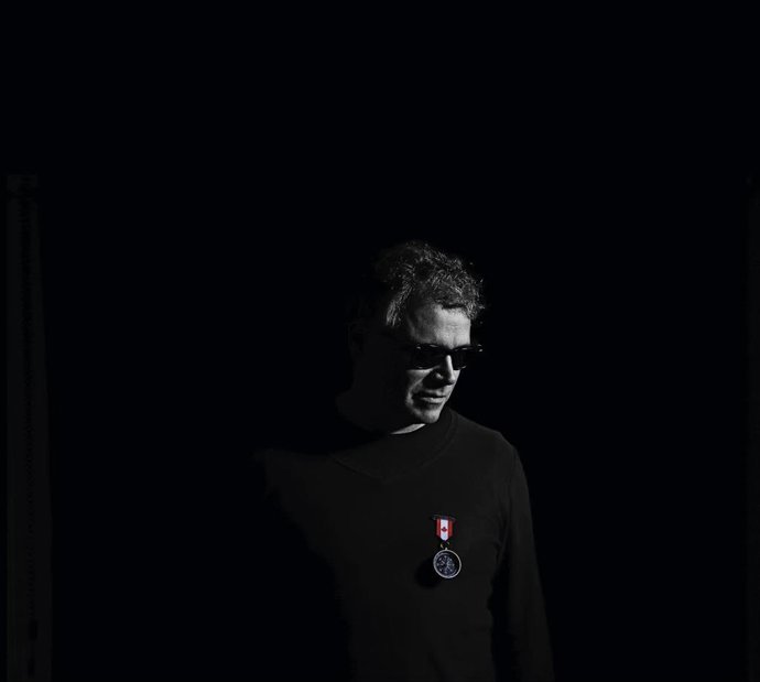 Néstor Mir estrena la versión escénica de 'Un immens i infinit continent'