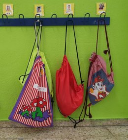 Pasillo en un centro educativo de Euskadi