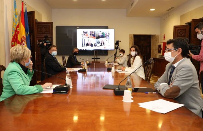 Reunió de treball sobre la situació sanitria de les universitats valencianes