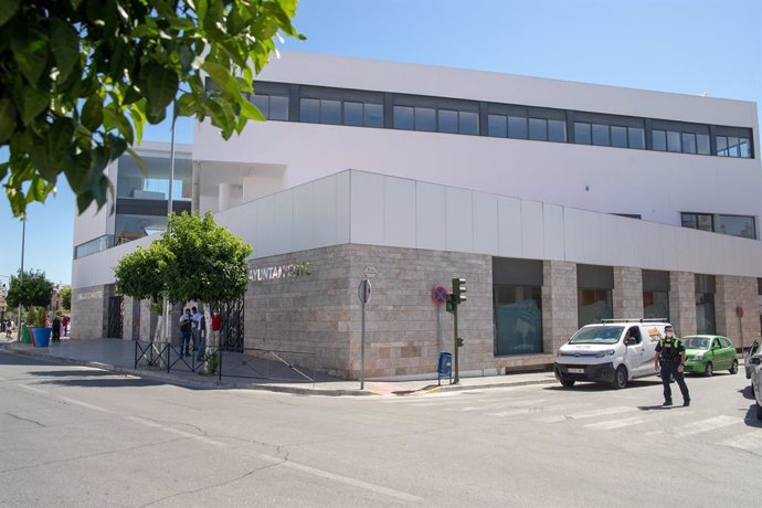 Imagen del rehabilitado ayuntamiento de La Algaba