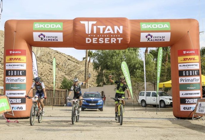 Claudia Galicia y Josep Betalú apuntan a repetir triunfo en la Titan Desert