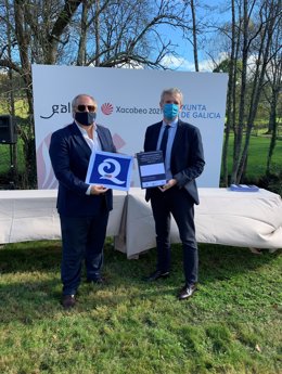 El director del Instituto para la Calidad Turística Española (ICTE), Miguel Mirones, y el vicepresidente primero de la Xunta, Alfonso Rueda, durante la presentación del proyecto del Camino de Santiago Seguro.