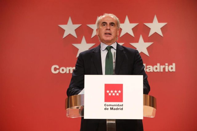 El consejero de Sanidad de la Comunidad de Madrid, Enrique Ruiz Escudero, durante su comparecencia ante los medios para informar de nuevas medidas en la región debido a la crisis sanitaria del Covid-19, en Madrid, (España), a 23 de octubre de 2020.