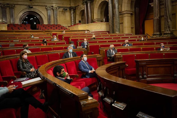 Vista del hemiciclo durante una sesión de control al Govern de la Generalitat en el Parlament, en Barcelona, Catalunya (España), a 4 de noviembre de 2020.