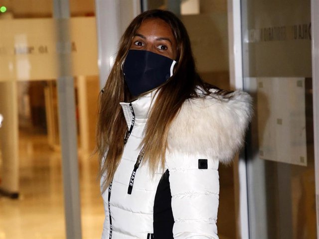 Marta López, a su llegada al hospital para someterse a una abdominoplastia y a una operación de pecho