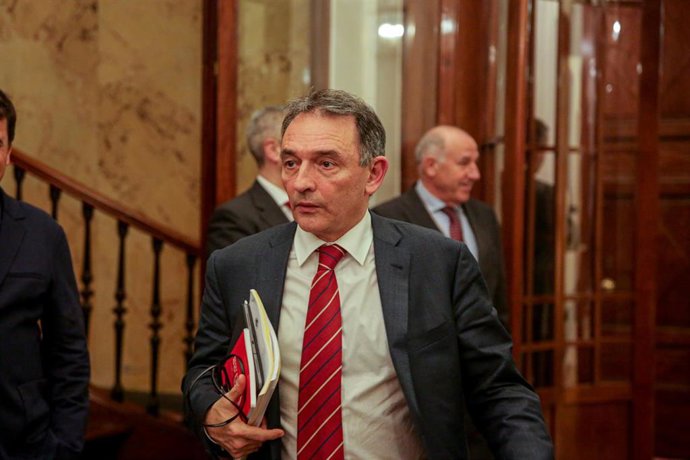 El secretario general del PCE y diputado de Unidas Podemos, Enrique Santiago, en el Congreso de los Diputados el 11 de febrero de 2020.