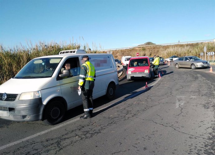 Imagen de un control de la Guardia Civil de archivo