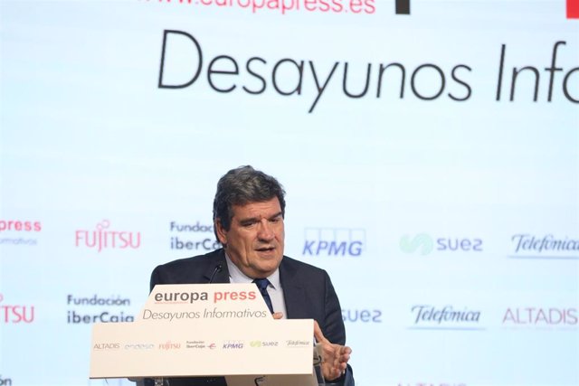 El ministro de Inclusión, Seguridad Social y Migraciones, José Luis Escrivá, protagoniza un Desayuno Informativo de Europa Press en el Auditorio "El Beatriz Madrid", en Madrid (España), a 5 de noviembre de 2020.