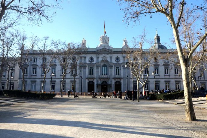Imagen exterior del Tribunal Supremo en la segunda jornada del juicio del procés,    