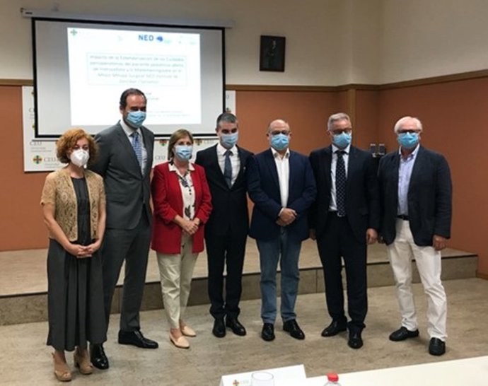 La Cátedra de Neurociencias de la Fundación Vithas presenta una tesis "pionera" sobre cirugía de la hidrocefalia infantil en África.