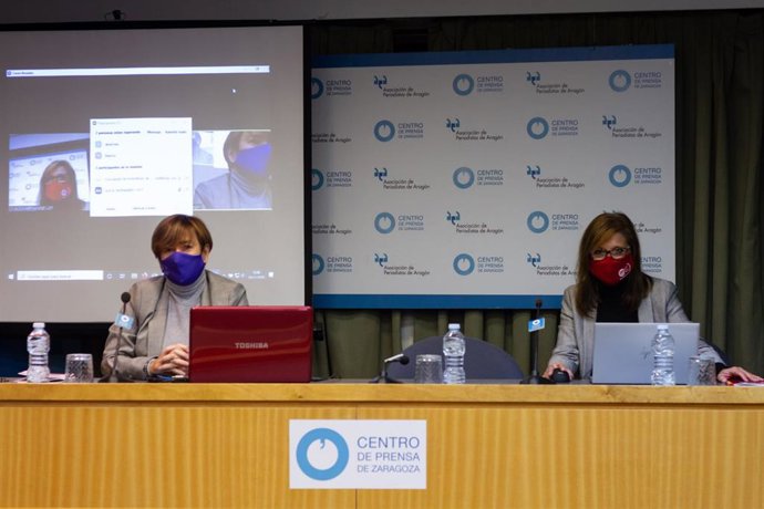 La secretaria general de la Federación de Sanidad y Servicios Sociosanitarios de CCOO-Aragón, Delia Lizana, y la secretaria de la Federación de empleados de los Servicios Públicos (FeSP) de UGT Aragón, Alicia Hernández.