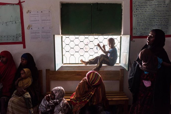 Niños y mujeres en unas instalaciones apoyadas por Naciones Unidas en Somalia (Imagen de archivo)