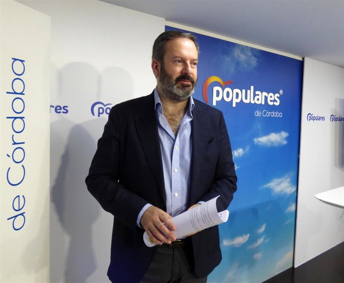 El presidente provincial del PP de Córdoba, Adolfo Molina, en la sede de su partido.