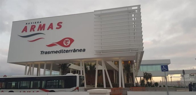 Imagen de la nueva terminal de pasajeros y carga rodada de Naviera Armas Trasmediterranea en el Puerto de Las Palmas, situada en el muelle Nelson Mandel