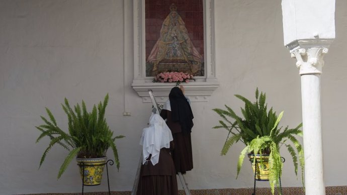 Religiosas de las Hermanas de la Cruz