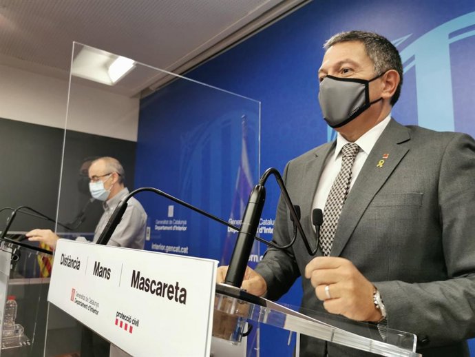 El conseller d'Interior, Miquel Smper, en roda de premsa. Barcelona, 5 de novembre del 2020.