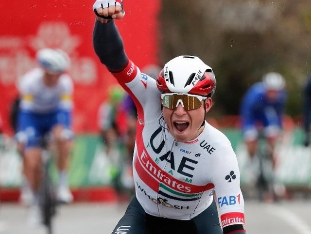 El ciclista belga Jasper Philipsen (UAE-Team Emirates), ganador de la etapa 15 de La Vuelta 2020, disputada entre Mos y Puebla de Sanabria sobre 230,8 kilómetros