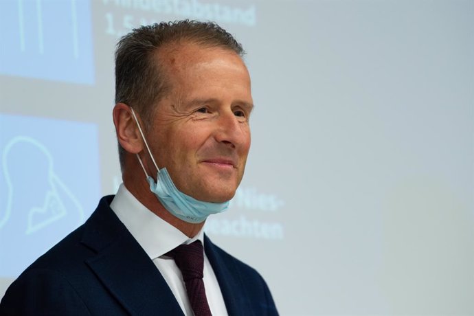 FILED - 27 April 2020, Wolfsburg: Herbert Diess, Chairman of the Board of Management of Volkswagen AG, speaks to during a press confrence. Dies expressed his belief that there are slight signs of recovery from the coronavirus pandemic but he believed th