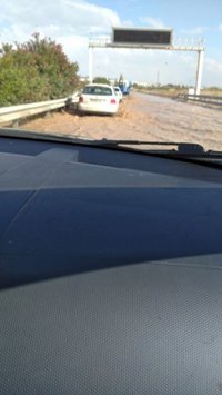 Cortado parcialmente un carril por sentido en la A-92 en Sevilla entre Osuna y Aguadulce por las inundaciones