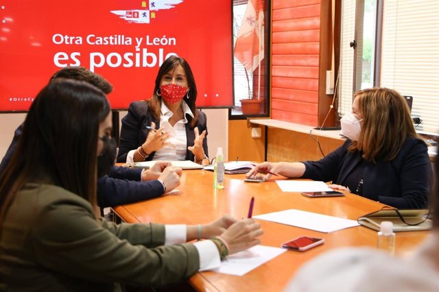 Ana Sánchez, en el centro de la imagen.