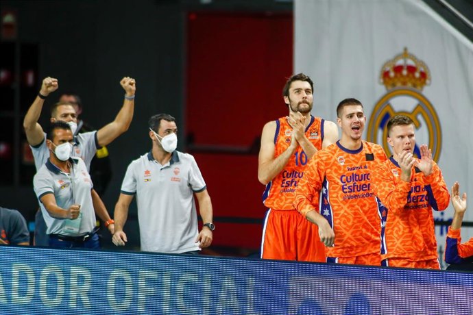 Players of Valencia celebrate during the during the Turkish Airline EuroLeague, regular season, basketball match played between Real Madrid and Valencia Basket at Wizink Center pavilion on october 08, 2020 in Madrid, Spain.