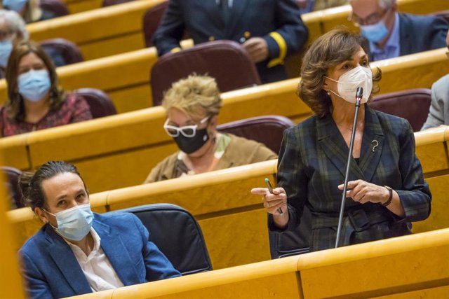 La vicepresidenta primera del Gobierno, Carmen Calvo, interviene durante una sesión de control al Gobierno en el Senado, en Madrid (España), a 3 de noviembre de 2020. Durante el pleno de hoy, el Ejecutivo ha respondido a cuestiones relacionadas, entre otr