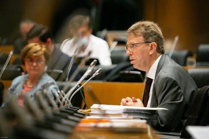 El portavoz presupuestario de Junts, Ferrán Bel, en la Comisión para la Reconstrucción