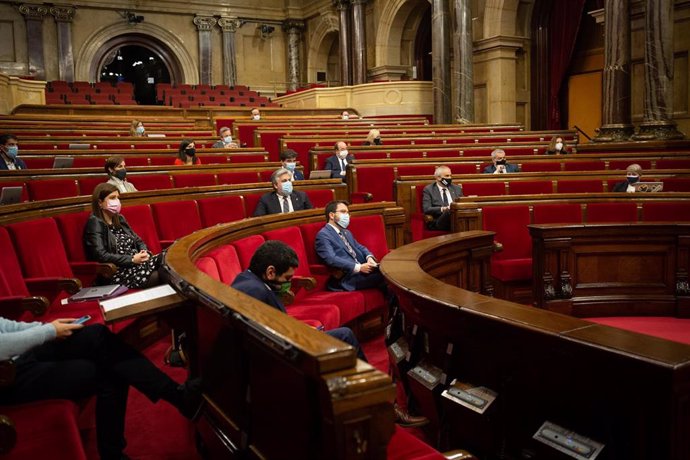 Vista del hemiciclo durante una sesión de control al Govern de la Generalitat en el Parlament, en Barcelona, Catalunya (España), a 4 de noviembre de 2020.
