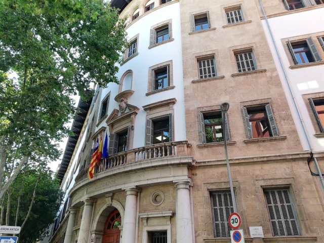 El edificio de los Juzgados de Palma, en Avenida Alemania.