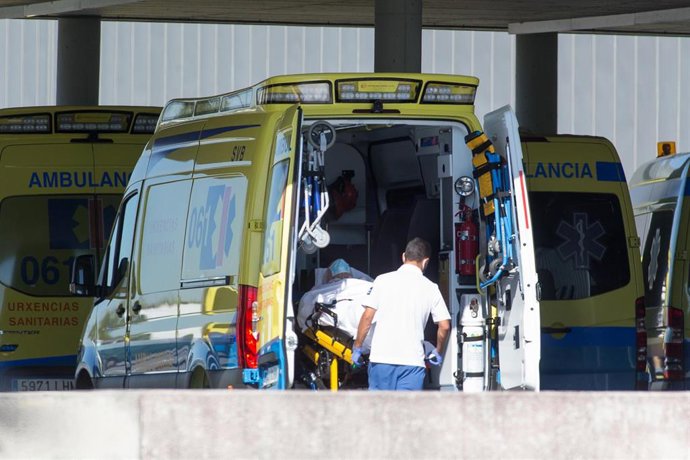 Traslado de un paciente con Covid al Hospital de Lugo.