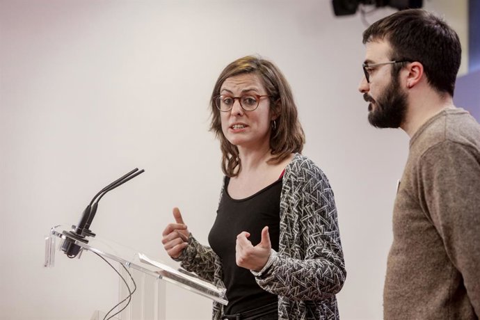Els diputats de la CUP al Congrés Mireia Vehí i Albert Botranal.