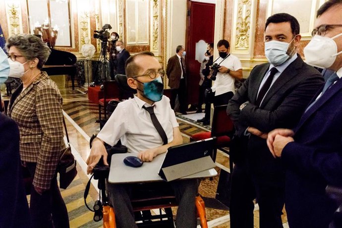 El portavoz de Unidas Podemos, Pablo Echenique, durante el Homenaje a Manuel Azaña en conmemoración del 80 aniversario de su muerte celebrado en el Congreso de los Diputados, en Madrid (España), a 3 de noviembre de 2020.