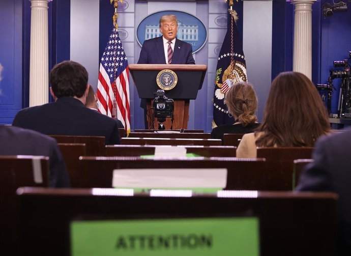 Donald Trump compareix a la Casa Blanca