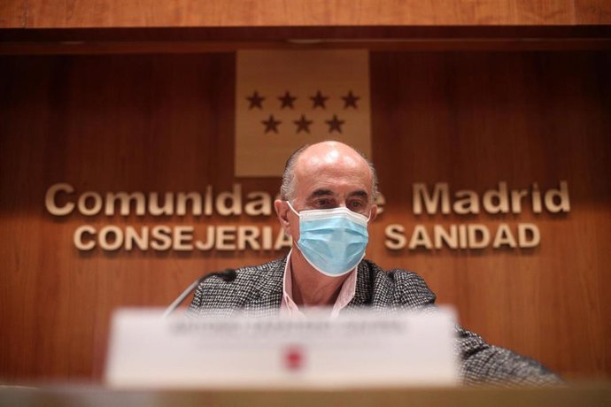 El viceconsejero de Salud Pública y Plan COVID-19 de la Comunidad de Madrid, Antonio Zapatero, ofrece una rueda de prensa sobre la situación epidemiológica y asistencial en la región, en Madrid (España), a 6 de noviembre de 2020.
