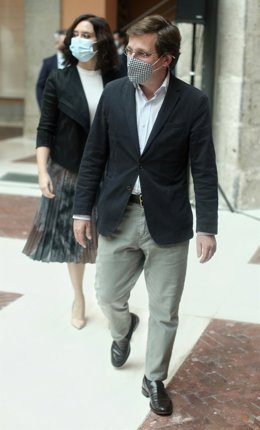 El alcalde de la capital, José Luis Martínez-Almeida; y la presidenta de la Comunidad de Madrid, Isabel Díaz Ayuso