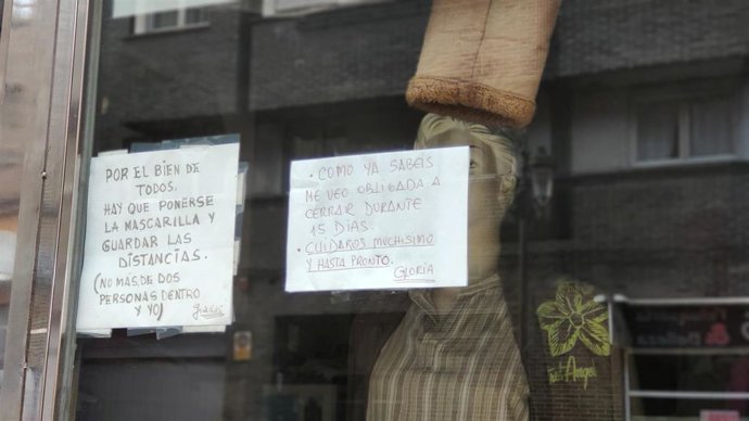 Negocios de pequeño comercio cerrados en Oviedo