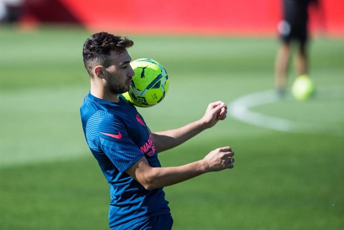 Munir entrenando con el Sevilla