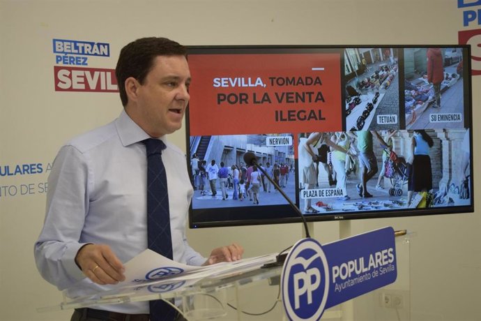 Juan de la Rosa, portavoz adjunto del Grupo Popular en el Ayuntamiento de Sevilla