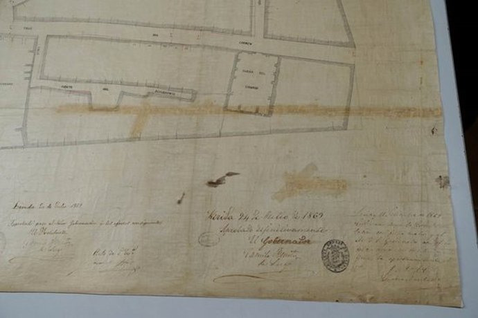 Imatge del plnol urbanístic de Lleida elaborat per Julio Saracíbar el 1869 i que ha restaurat l'Arxiu Municipal de Lleida, el 6 de novembre del 2020. (Horitzontal)