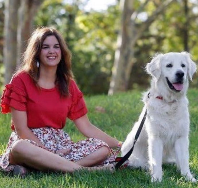 La vicealcaldesa de Valncia, Sandra Gómez, y su perro Pep
