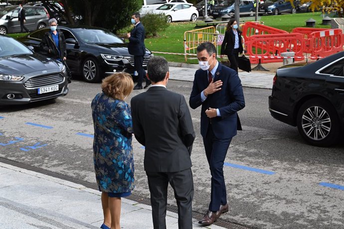 El presidente del Gobierno, Pedro Sánchez, a su llegada a su visita programada al Consejo Superior de Investigaciones Científicas (CSIC), en Madrid (España), a 6 de noviembre de 2020.