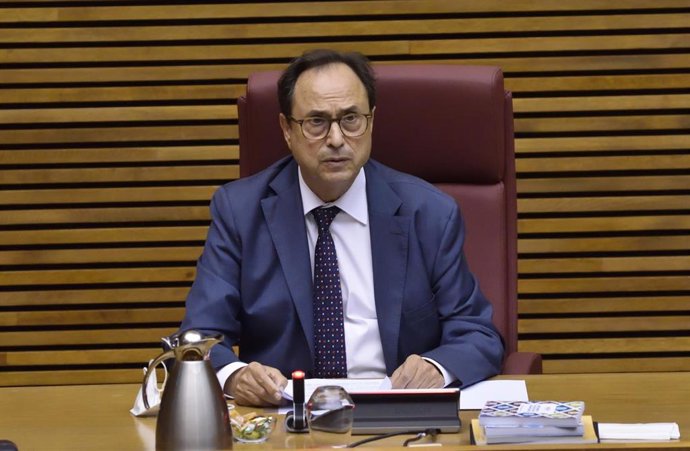 Vicent Soler comparece en Corts