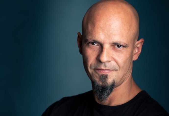 El escritor César Pérez Gellida