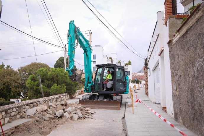 Obras en una calle de Málaga, en una imagen de archivo