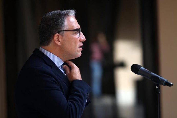 El consejero de la Presidencia, Administración Pública e Interior, Elías Bendodo,  en rueda de prensa