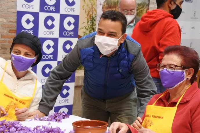 El consejero de Agricultura, Agua y Desarrollo Rural, Francisco Martínez Arroyo.